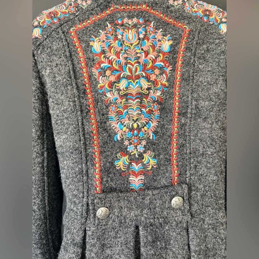 Free people wool jacket size 8 grey with embroidery